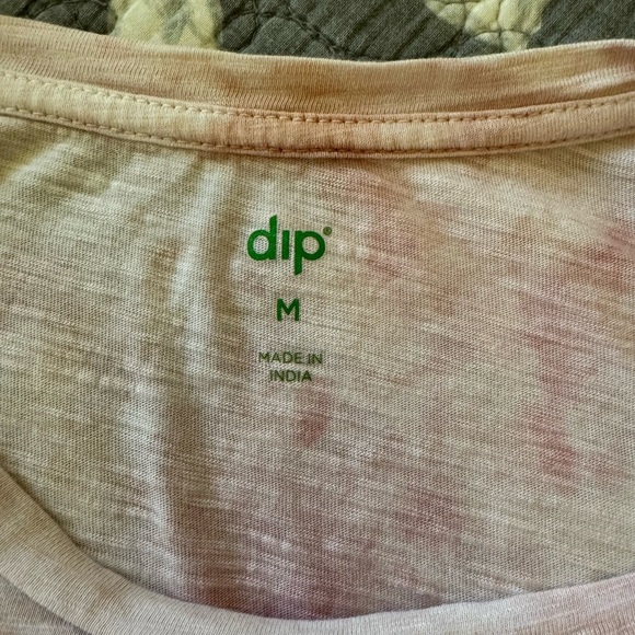 Dip Women’s Tie Front Top. Size Medium. Tie Dye peach colors. - Picture 3 of 3